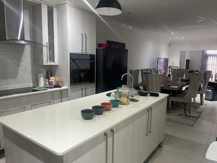 4 Bedroom Property for Sale in Heuwelsig Free State